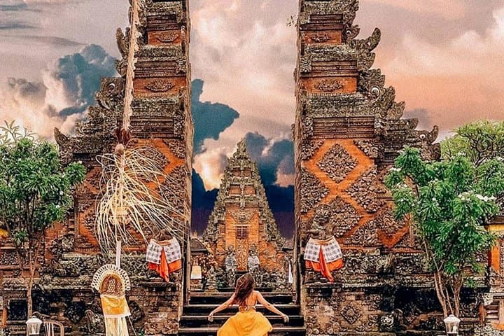 Bali Middle Lane: Ubud Day Tour of Waterfalls, Temples & Artisan Villages