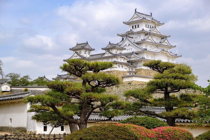 Himeji Private Customizable Half‑Day Tour: Castle, Gardens & Local Gems photo 3
