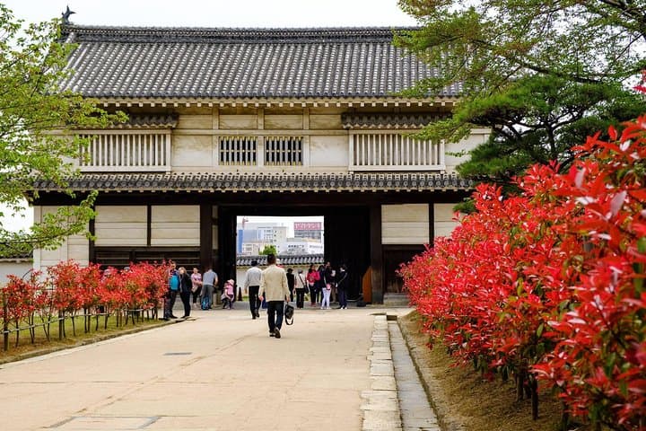 Himeji Private Customizable Half‑Day Tour: Castle, Gardens & Local Gems photo 4