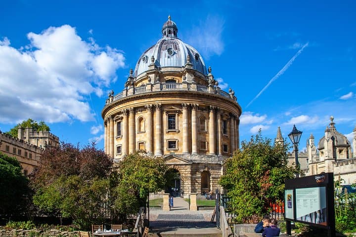 3-Hour Private Oxford University Tour with Alumni Guide — Bodleian, Trinity & Harry Potter Sites photo 2