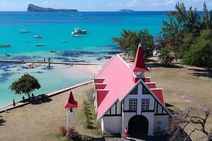 Private North Mauritius Full-Day Tour — Cap Malheureux, Port Louis & Botanical Garden photo 1
