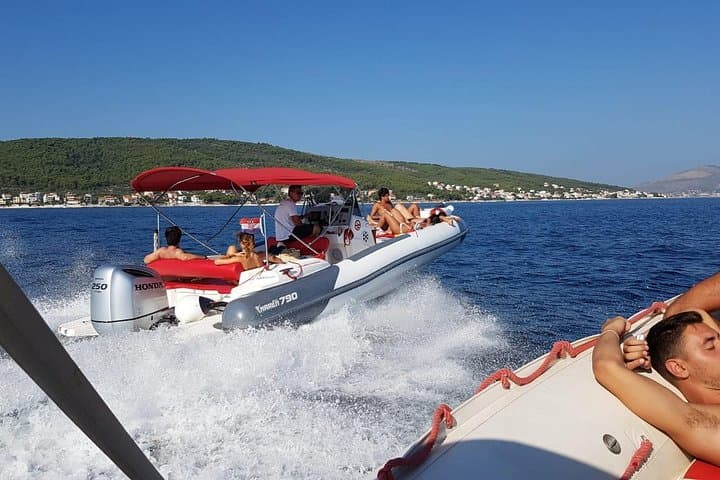 Split Speedboat Day: Blue Lagoon, Šolta & Brač — Private Snorkel Tour photo 5