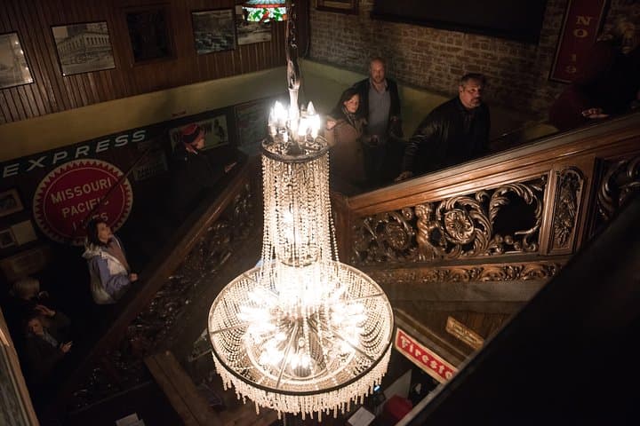 Haunted Houston Booze & Boos: Downtown Ghost and Pub Walking Tour photo 4
