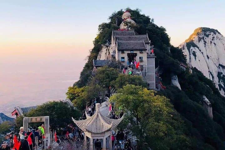 Conquer Mt Huashan: Private Full-Day Tour with Cable Car and Plank Trail