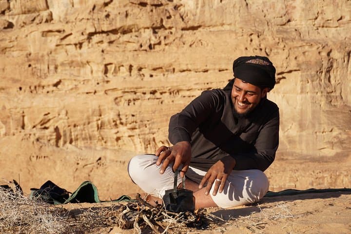 Wadi Rum Half-Day Jeep and Hiking Bedouin Tour: Sunset Dunes & Canyons