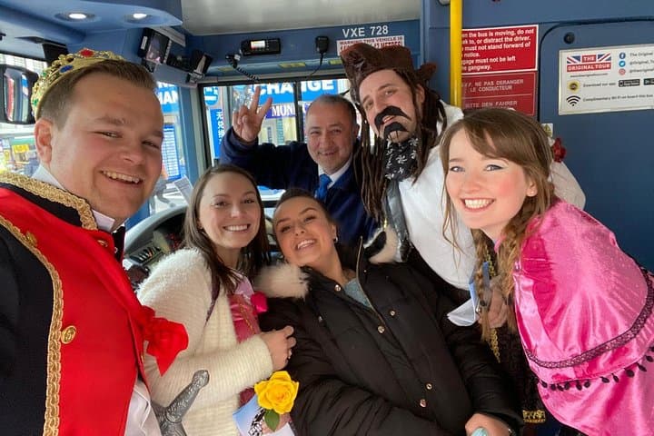 Private Bespoke Scavenger Hunts London — Custom Team-Building Races photo 3