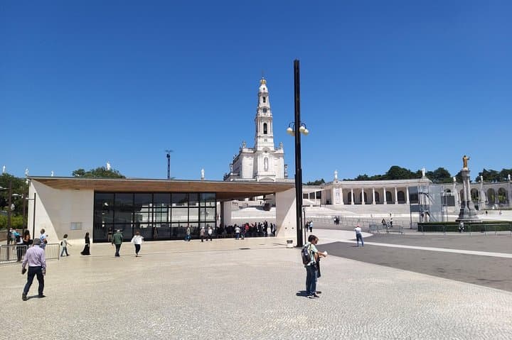 Private Fátima Sanctuary & Little Shepherds Houses Tour — Pilgrimage, History, and Practical Guide