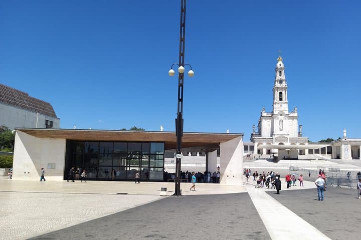 Private Fátima Sanctuary & Little Shepherds Houses Tour — Pilgrimage, History, and Practical Guide photo 3
