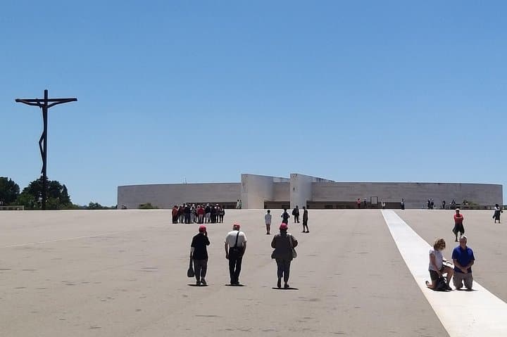 Private Fátima Sanctuary & Little Shepherds Houses Tour — Pilgrimage, History, and Practical Guide photo 4