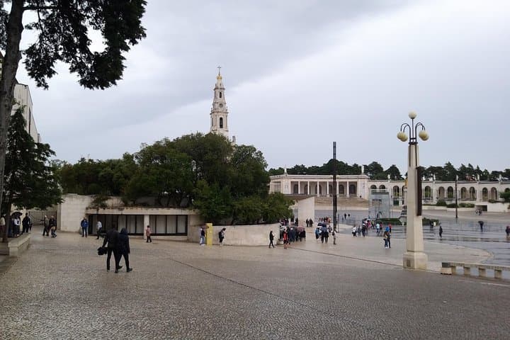 Private Fátima Sanctuary & Little Shepherds Houses Tour — Pilgrimage, History, and Practical Guide photo 5