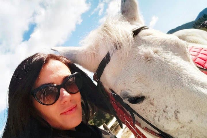 Beginner Horse Riding Lessons in Bulgaria's Rose Valley (Kazanlak)