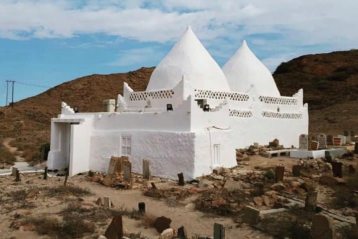 Salalah Islamic Private Full-Day Cultural Tour: Tombs, Traditions & Scenic Countryside
