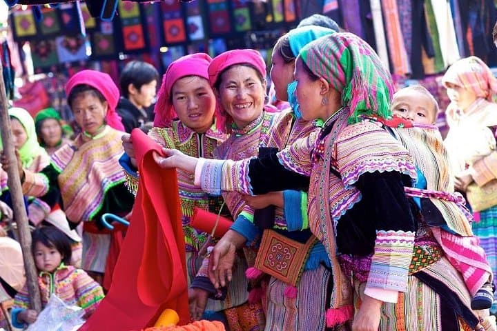 4-Day Vietnam Package: Sapa Hill-Tribe Treks & 2-Day Ha Long Bay Cruise photo 4