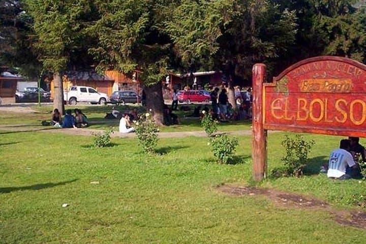 El Bolsón & Lago Puelo Day Trip from Bariloche: Hops, Craft Fair and Turquoise Lakes photo 1