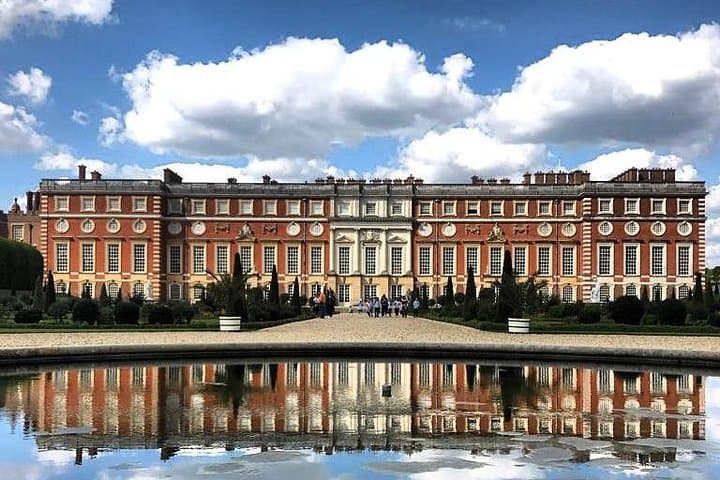 Explore London's Royal Palaces: Hampton Court, Kensington & Buckingham Full-Day Tour