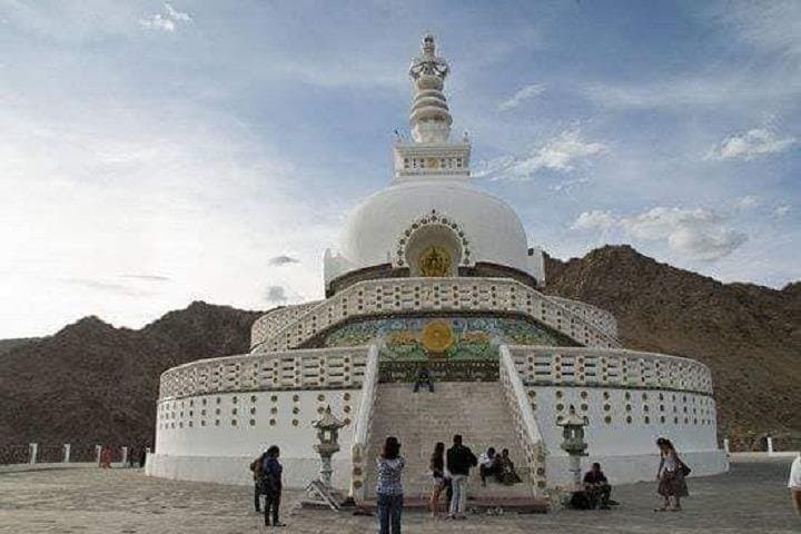 15-Day Srinagar to Leh Private Tour: Pahalgam, Gulmarg, Nubra & Pangong Lakes photo 4