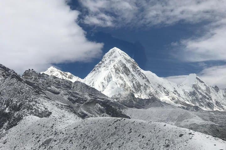 Everest Base Camp Trek: 14-Day High-Altitude Journey to Gorakshep and Kala Patthar photo 2