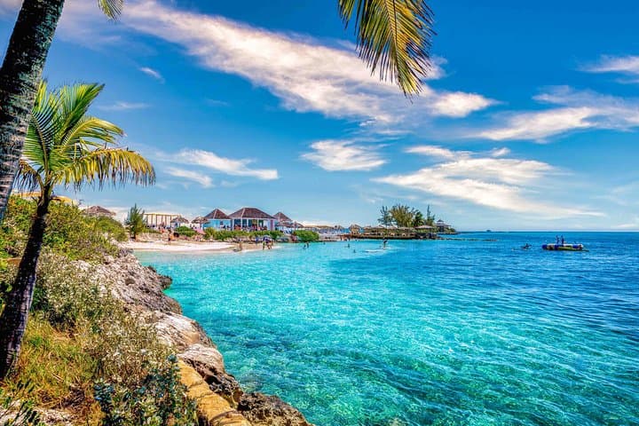 Pearl Island Bahamas Beach Escape with Lunch — Kayaking, Snorkeling & Lighthouse Access photo 4