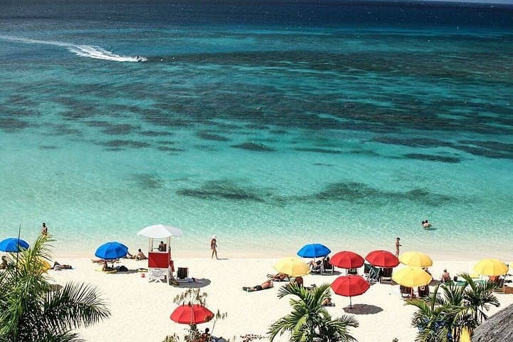 Montego Bay Highlights: Half-Day Cultural and Beach Tour