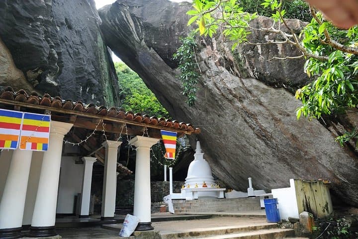 Three Hidden Temples of Gampaha: Private Full-Day Tour from Colombo or Negombo photo 1