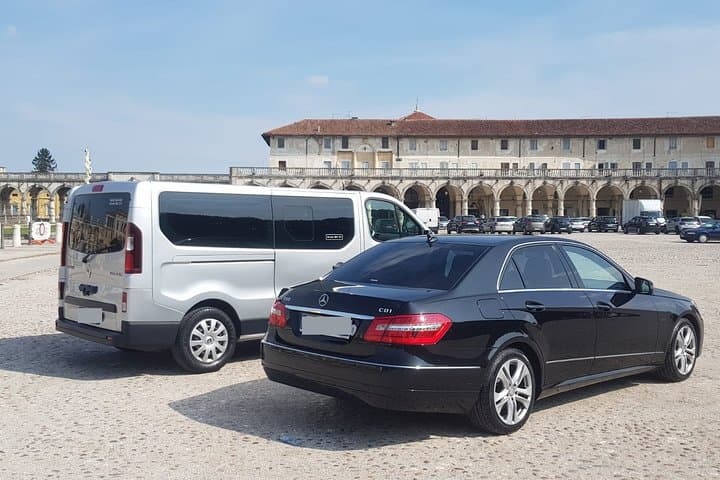 Newark (EWR) to Philadelphia Private Transfer — Door-to-Door Airport Pickup photo 5