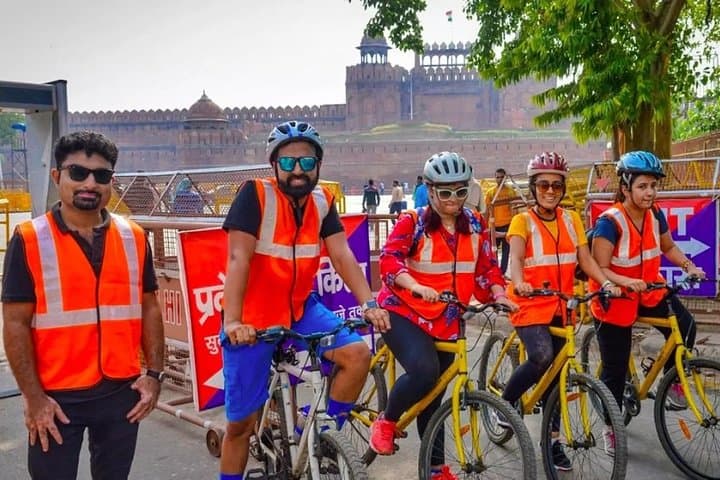 Old Delhi Cycling Tour: Sunrise Ride Through Chandni Chowk & Jama Masjid