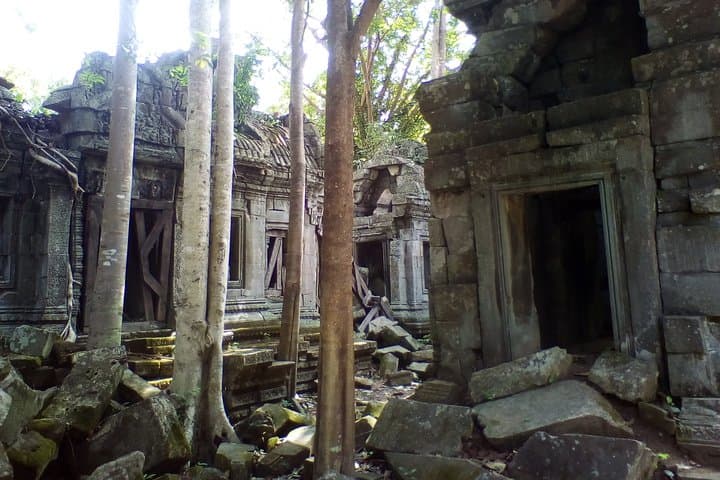 Half-Day Jeep Tour to Banteay Ampil and Rural Siem Reap Countryside photo 2