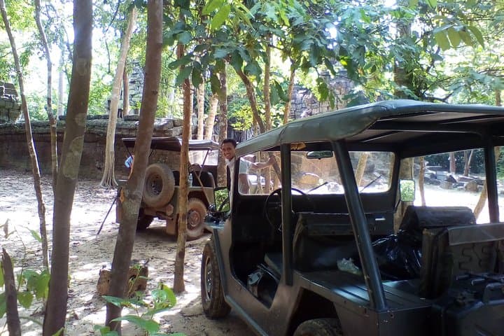 Half-Day Jeep Tour to Banteay Ampil and Rural Siem Reap Countryside photo 5