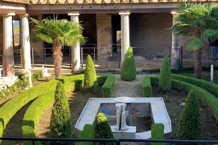 Explore Pompeii: Small-Group Ruins Tour with Skip-the-Line Tickets photo 4