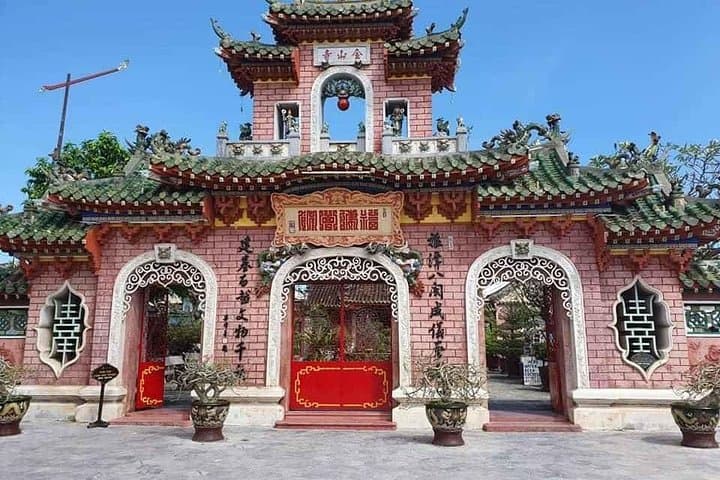 Hoi An Ancient Town Walking Tour and Thu Bon River Sunset Boat Cruise photo 4