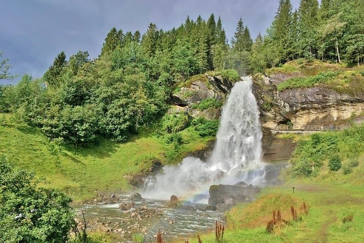 Seven Waterfalls Tour: Hardangerfjord Private Day Trip from Bergen photo 2