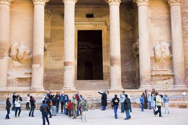 Petra Guided Main Trail: Siq, Treasury, Royal Tombs & Qasr al-Bint in 2–2.5 Hours photo 4