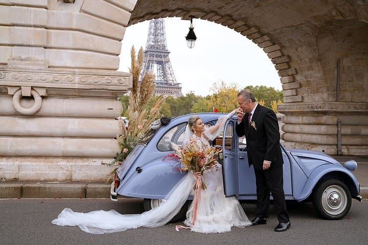 Private Paris Photo Tour: Eiffel Tower, Alexandre III & Louvre Photography Session photo 6