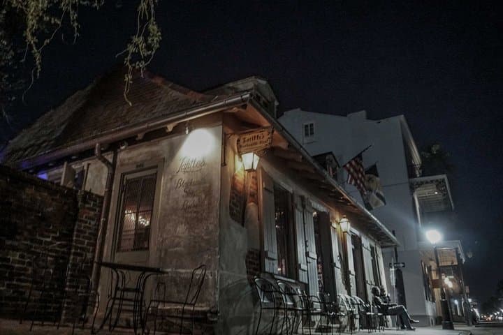 New Orleans Haunted Bar Crawl in the French Quarter — VIP Ghost Tour with Shot photo 3