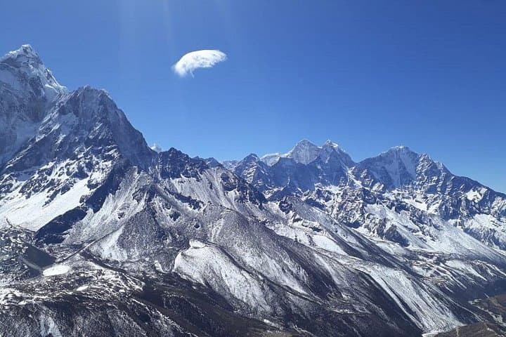 Gokyo Lakes Cho-La Pass Trek to Everest Base Camp | 18-Day Khumbu Trek photo 2