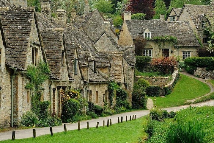 Cotswolds Rolls-Royce Private History Tour — Bibury, Bourton-on-the-Water & Blenheim Palace photo 4