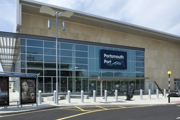 Private Luxury Transfer: Portsmouth Cruise Terminal to Heathrow Airport