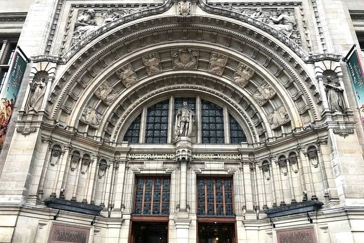 V&A Victoria and Albert Museum Guided Tour — Highlights, History & Practical Tips