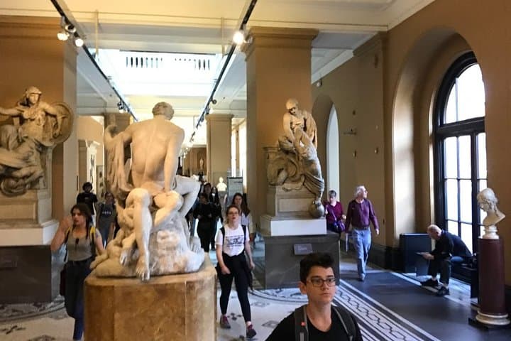 V&A Victoria and Albert Museum Guided Tour — Highlights, History & Practical Tips photo 2