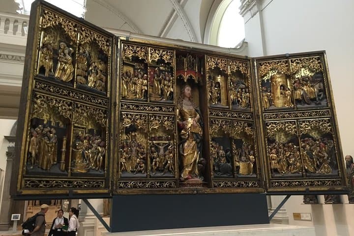 V&A Victoria and Albert Museum Guided Tour — Highlights, History & Practical Tips photo 4