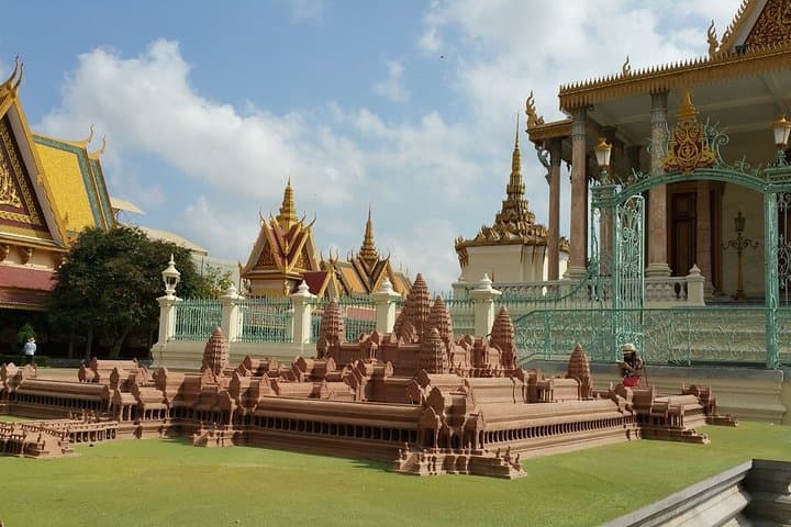 7-Day Private Cambodia: Phnom Penh to Siem Reap Cultural & Temple Tour photo 4