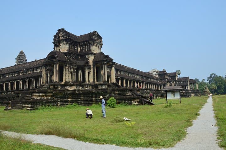 3-Day Angkor Wat Essentials: Sunrise, Ta Prohm & Tonle Sap photo 2