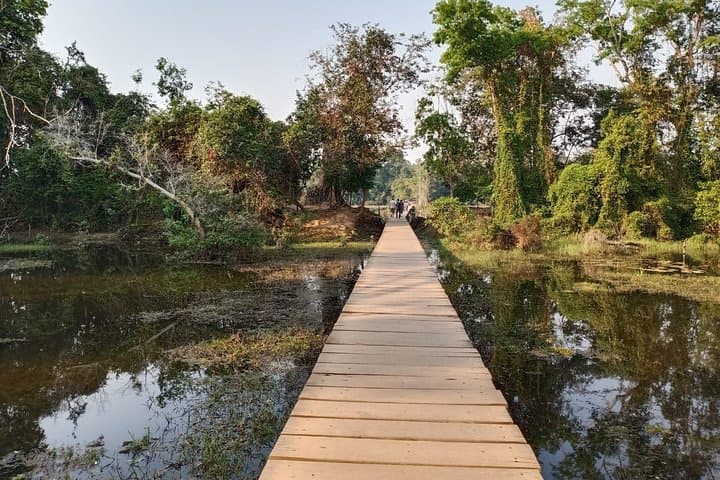Private Half-Day to Preah Khan & Neak Pean Temples from Siem Reap photo 4