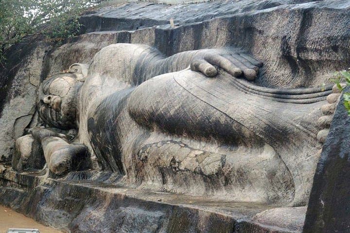 Anuradhapura to Thanthirimale: Full-Day Heritage Tour of Ancient Sri Lanka