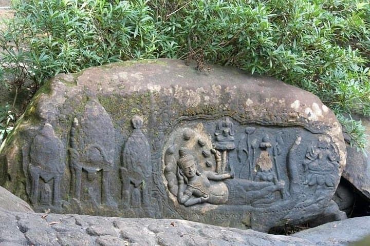 Hike Kbal Spean and Discover Banteay Srei: Full-Day Siem Reap Temple Trek photo 4