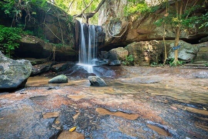 Hike Kbal Spean and Discover Banteay Srei: Full-Day Siem Reap Temple Trek photo 6