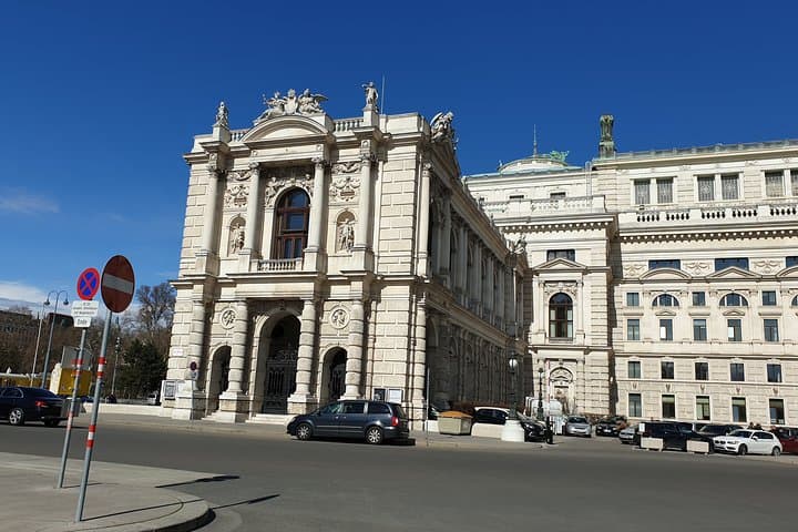 Private Vienna Walking Tour: St. Stephen's, Opera & Hofburg in 3 Hours photo 5