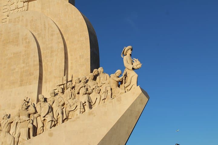 Lisbon Sunset Speedboat Tour: Tagus River Monuments & Wine Cruise photo 3