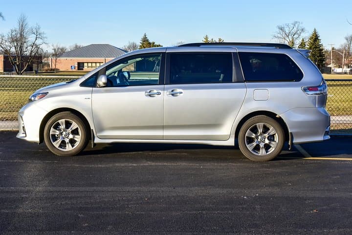 Boston Logan Private Transfer: Door-to-Door Service Between BOS and Boston photo 3