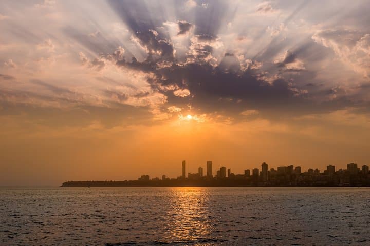 Explore Mumbai's Nighttime Wonders: A Private Evening City Tour photo 5